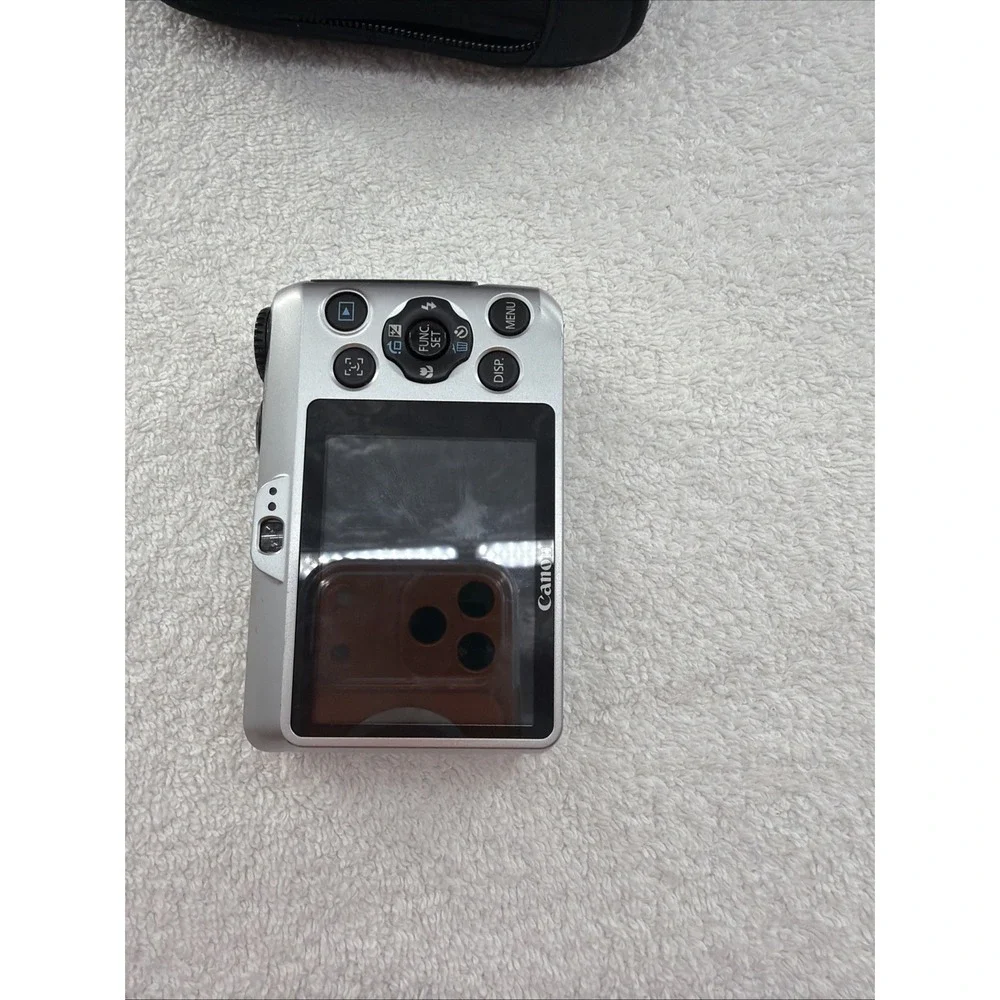 Canon PowerShot A1200 12.1MP Digital Camera - Silver - (For Parts/Repair) & Case